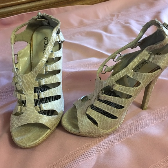 Stilettos - Picture 2 of 3